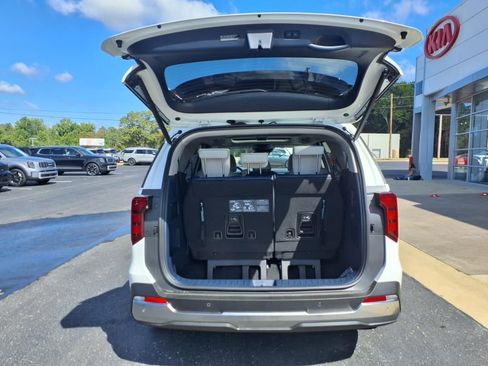 New 2026 Kia Carnival SX FWD image 8