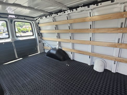 Used 2025 GMC Savana 2500 w/ Driver Convenience Package RWD image 10