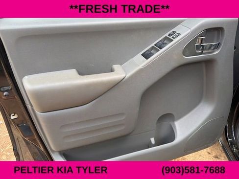 Used 2019 Nissan Frontier SV image 14