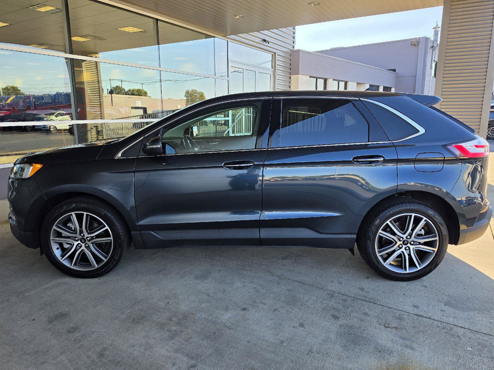 Used 2024 Ford Edge Titanium w/ Equipment Group 301A AWD/4WD image 2