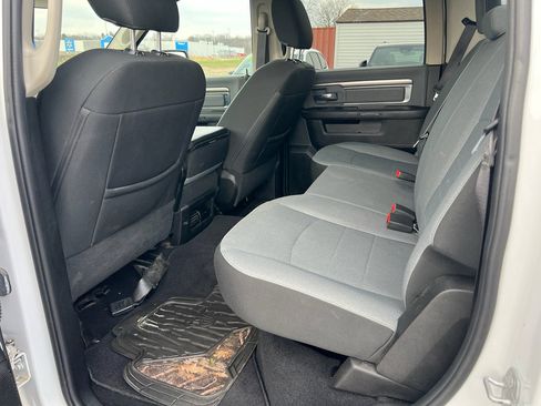 Used 2021 RAM 1500 Classic SLT AWD/4WD image 15