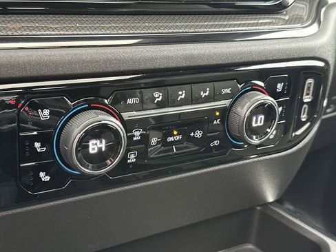 Used 2022 Chevrolet Silverado 1500 ZR2 w/ Technology Package image 37