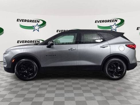 Used 2026 Chevrolet Blazer LT w/ Sound & Technology Package AWD/4WD image 2