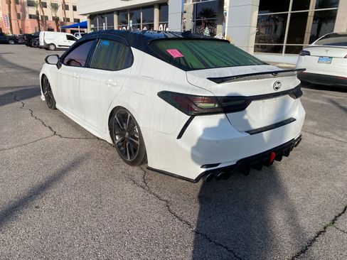 Used 2020 Toyota Camry XSE image 9
