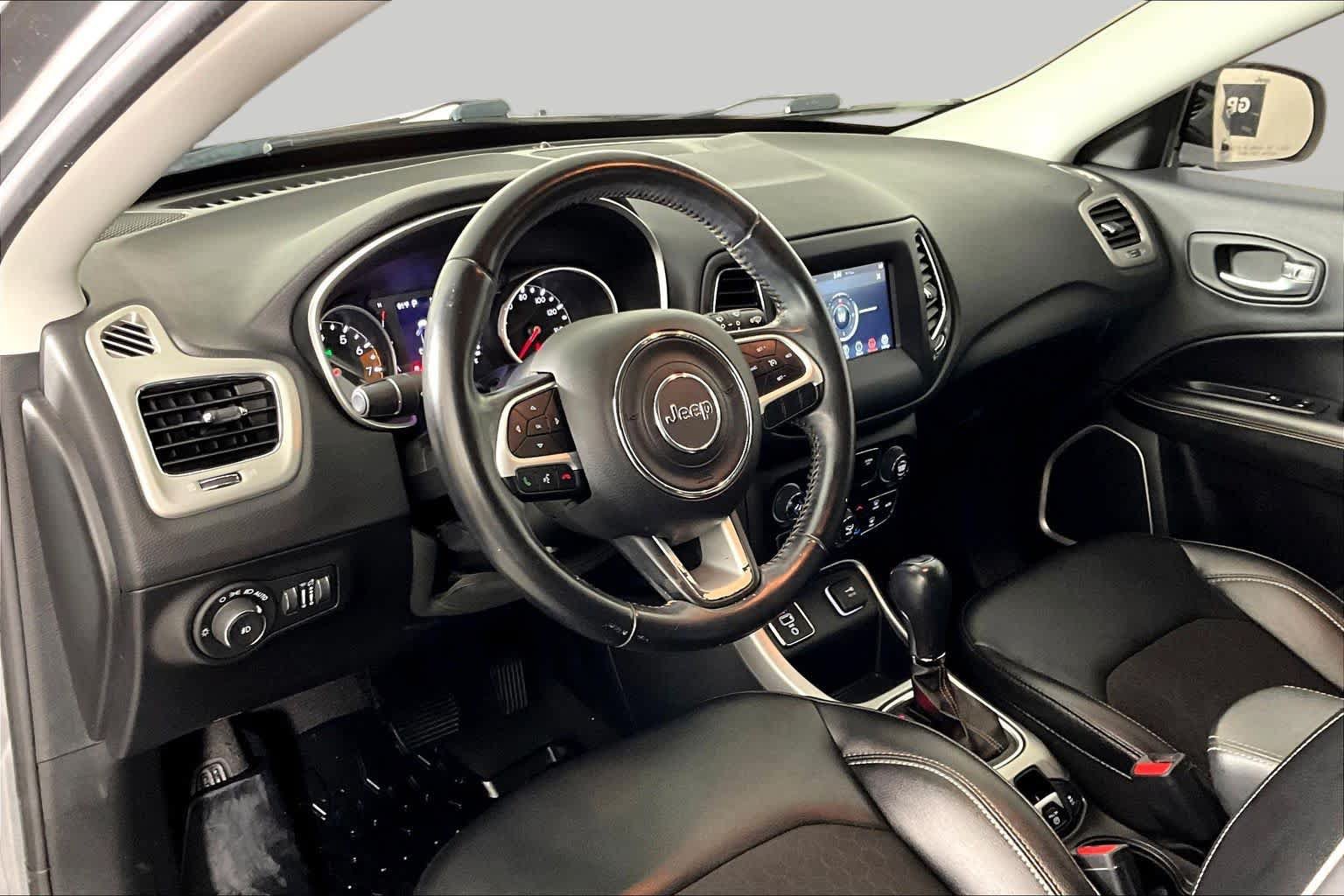 Used 2021 Jeep Compass Latitude FWD image 15