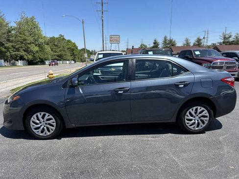 Used 2017 Toyota Corolla LE FWD image 4