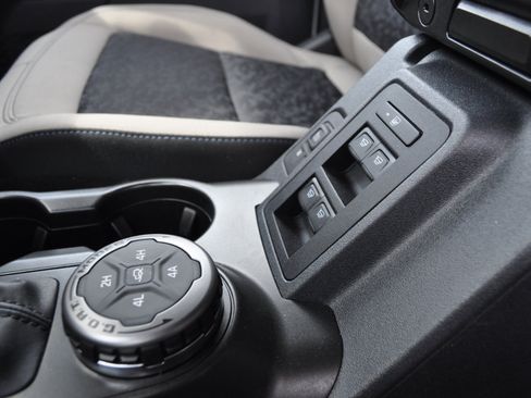 Used 2022 Ford Bronco Wildtrak image 17