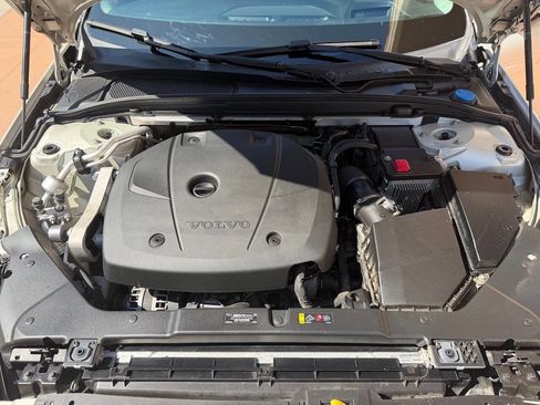 Used 2020 Volvo V60 T5 Cross Country w/ Protection Package Premier image 10