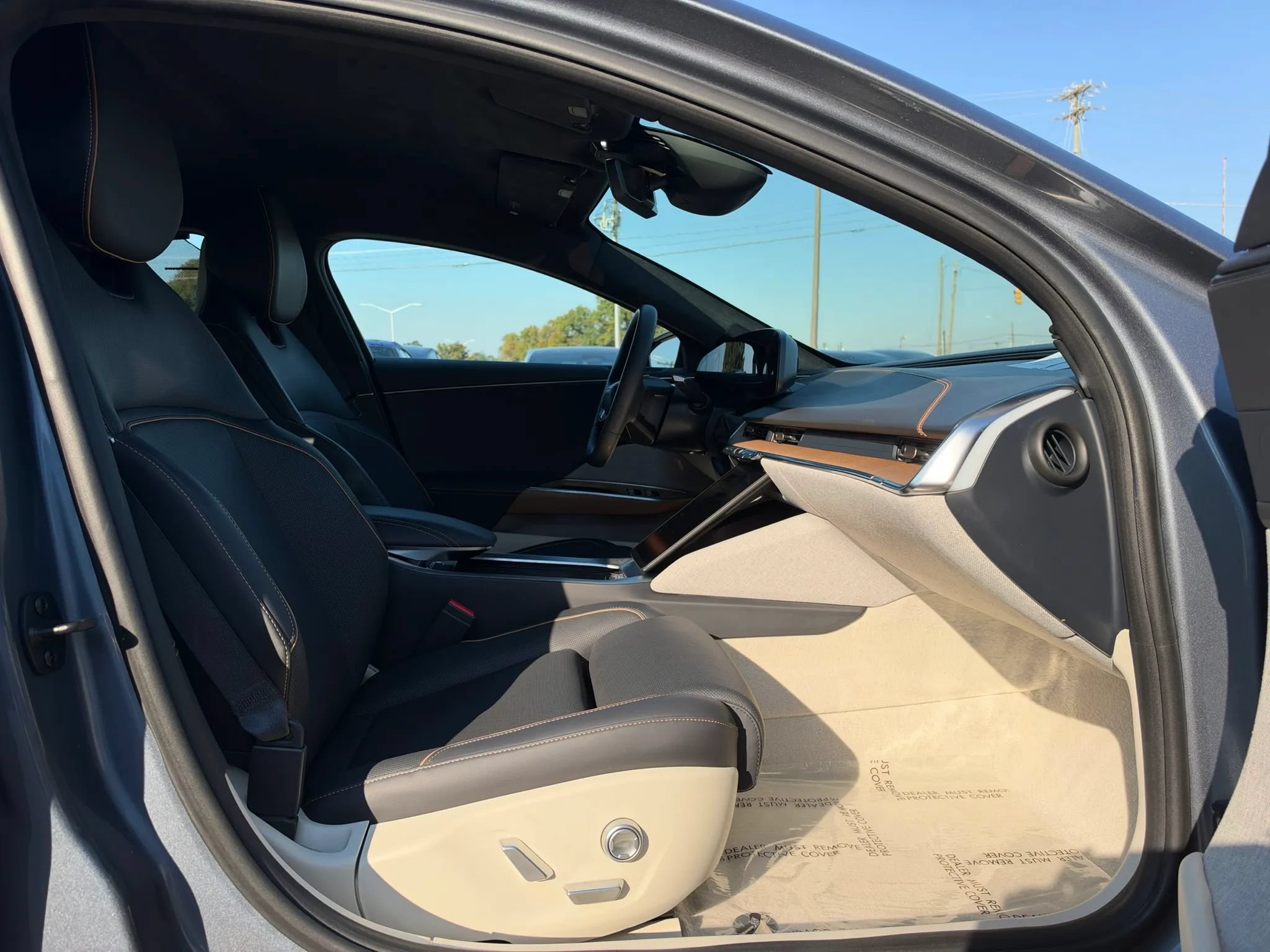 Used 2025 Lucid Air Pure RWD image 15