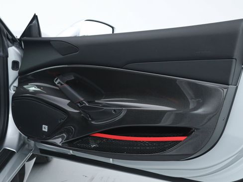 Certified 2019 Ferrari 488 Pista Coupe image 19