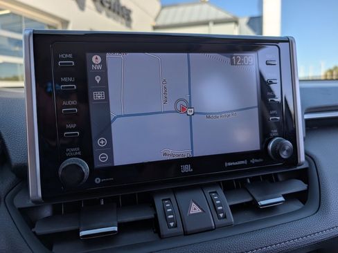 Used 2019 Toyota RAV4 Limited image 23