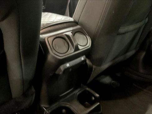 Used 2021 Jeep Gladiator Willys image 33