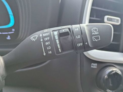 Used 2023 Hyundai Venue Limited w/ Cargo Package FWD image 26