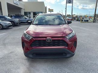 Used 2019 Toyota RAV4 LE video 2