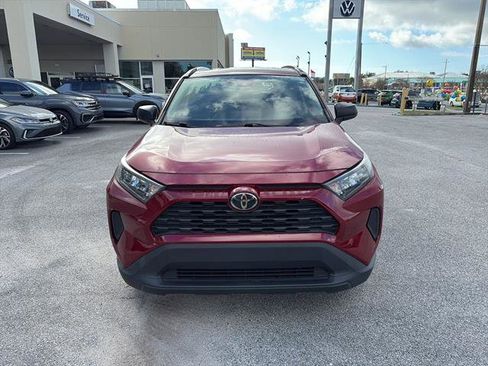 Used 2019 Toyota RAV4 LE image 2