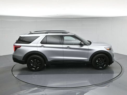 Certified 2023 Ford Explorer ST-Line w/ Class IV Trailer Tow Package RWD image 39
