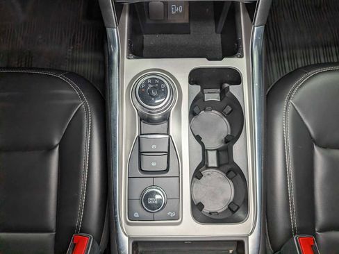 Used 2023 Ford Explorer XLT w/ Equipment Group 202A AWD/4WD image 21