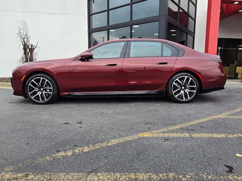 Used 2023 BMW i7 xDrive60 image 5