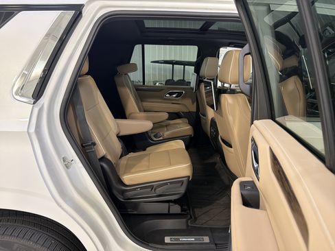 Used 2023 Chevrolet Tahoe Premier AWD/4WD image 14