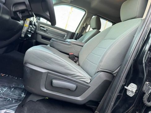 Used 2017 RAM 1500 Classic SLT image 7