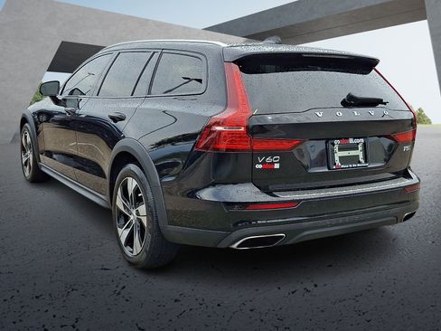 Used 2020 Volvo V60 T5 Cross Country AWD/4WD image 4
