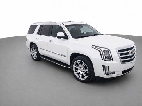 Used 2016 Cadillac Escalade Luxury AWD/4WD image 3