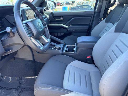 Used 2024 Toyota Tacoma TRD Sport AWD/4WD image 18