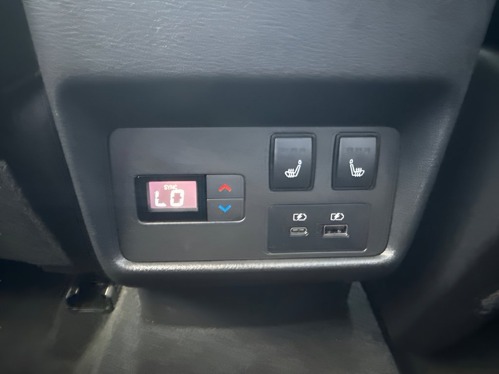 Used 2023 Nissan Rogue Platinum w/ Platinum Premium Package AWD/4WD image 8