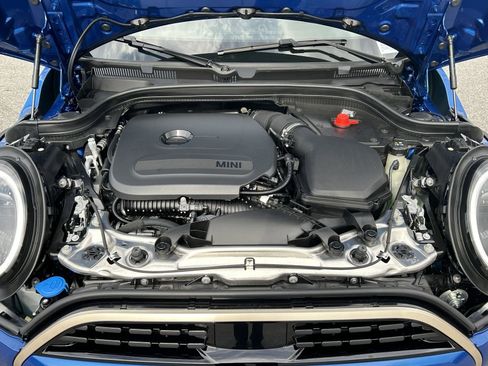 Used 2025 MINI Cooper 2-Door Hardtop image 41