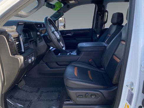 Used 2025 GMC Sierra 2500 AT4 w/ AT4 Premium Plus Package image 9