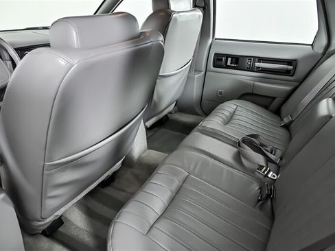 Used 1996 Chevrolet Impala SS RWD image 20