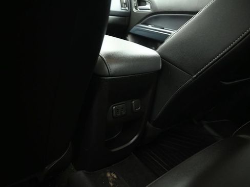 Used 2018 Chevrolet Colorado Z71 RWD image 17