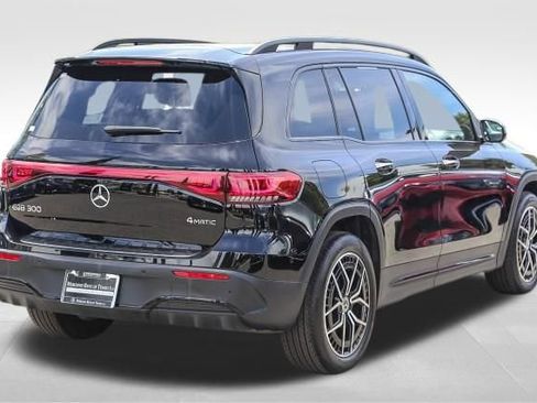 Used 2023 Mercedes-Benz EQB 300 300 image 7