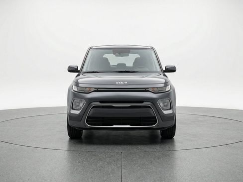 Used 2025 Kia Soul LX w/ LX Technology Package FWD image 2