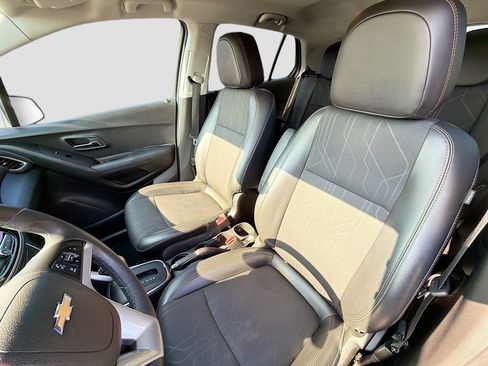 Used 2019 Chevrolet Trax LT w/ Driver Confidence Package FWD image 11