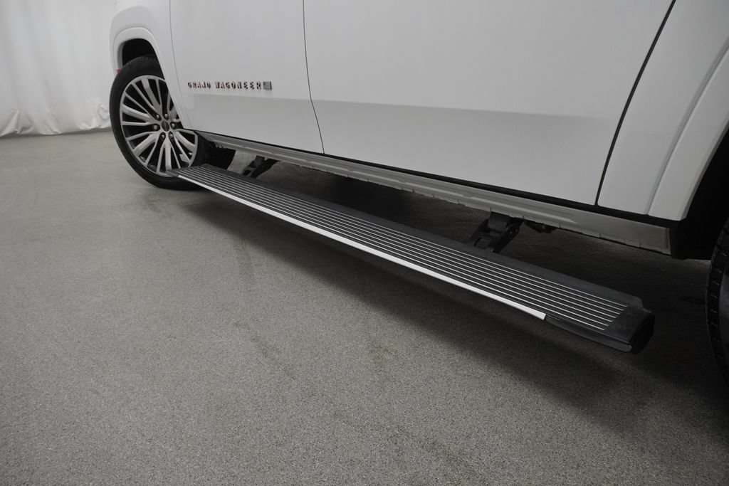 Used 2023 Jeep Grand Wagoneer L Series III w/ HD Trailer Tow Package AWD/4WD image 46