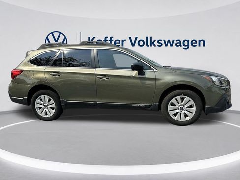 Used 2018 Subaru Outback 2.5i AWD/4WD image 6