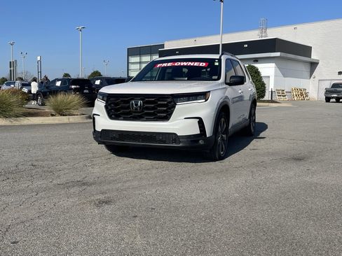 Used 2025 Honda Pilot Sport image 3