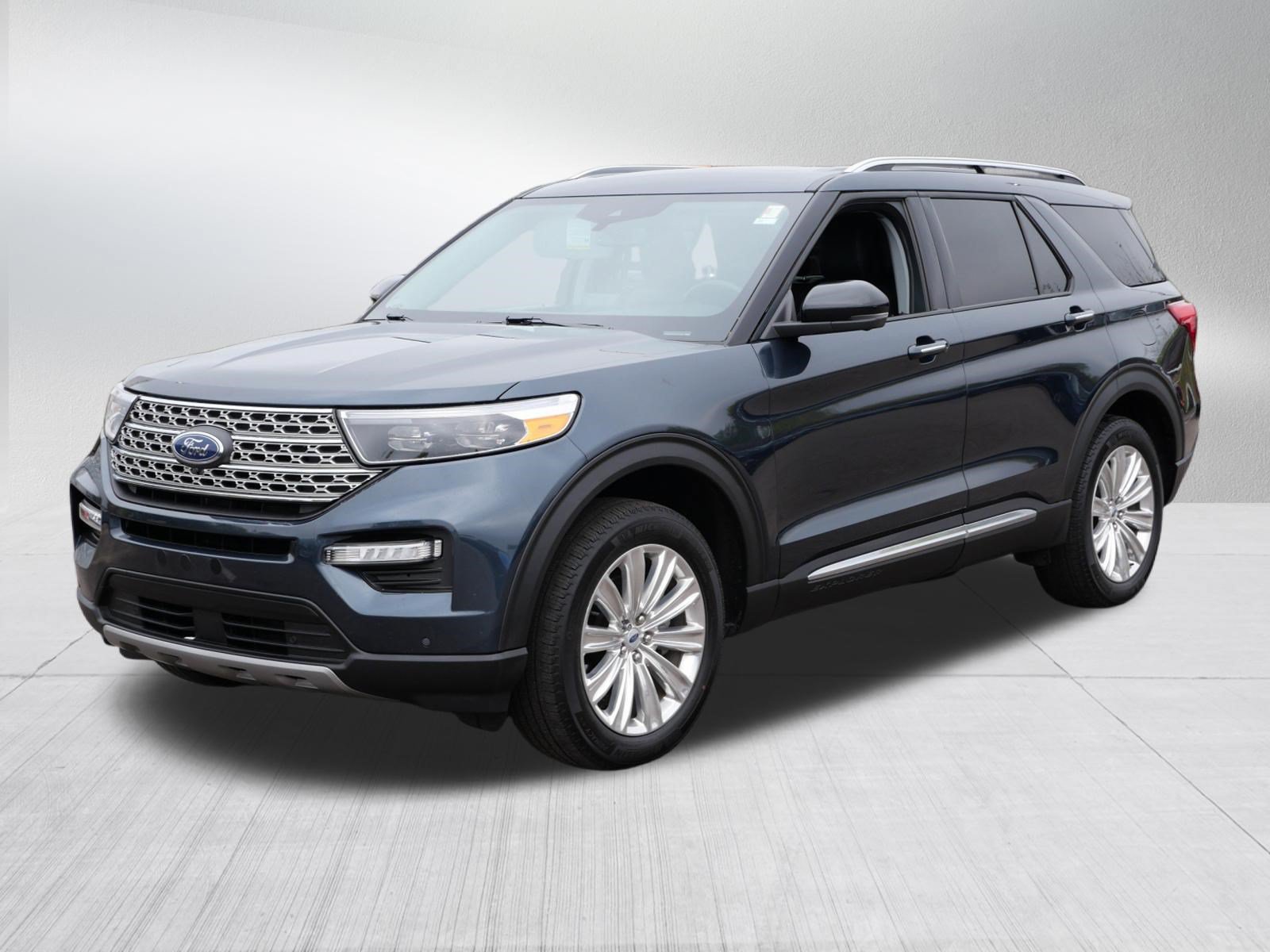 Used 2023 Ford Explorer Limited w/ Limited Technology Package AWD/4WD image 3