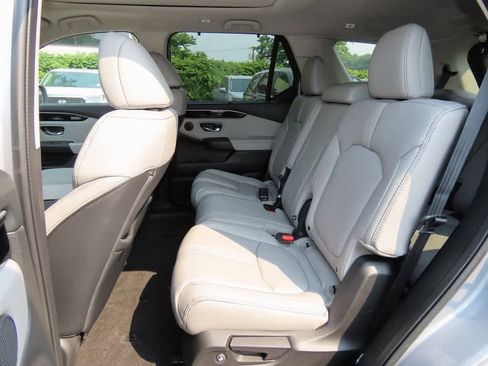 New 2025 Honda Pilot Touring image 13