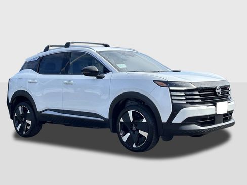 New 2026 Nissan Kicks SR FWD image 6