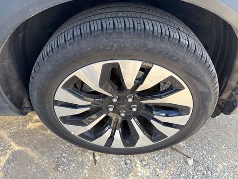 Used 2025 Ford Explorer Platinum w/ LUX Leather Package image 11