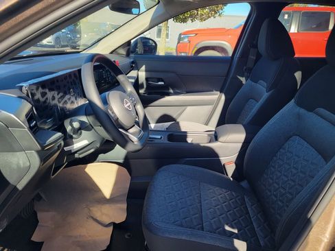 New 2026 Nissan Kicks SV w/ SV Premium Package AWD/4WD image 16