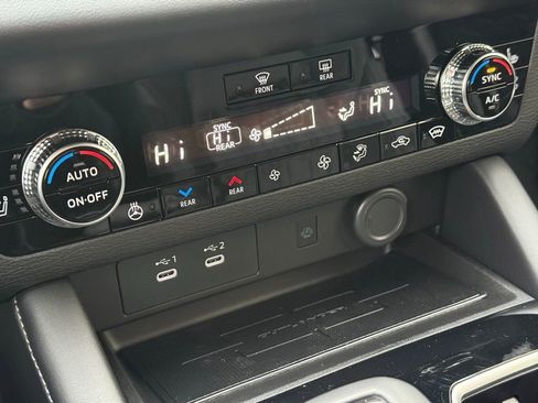 New 2026 Mitsubishi Outlander SEL AWD/4WD image 16