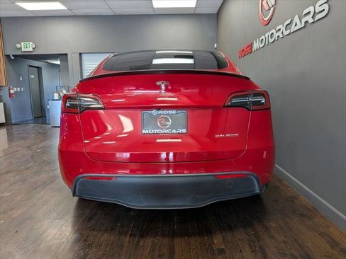 Used 2022 Tesla Model Y Performance image 4