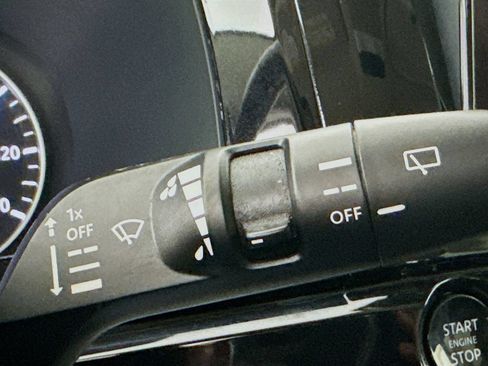 Used 2025 Nissan Pathfinder SV FWD image 13
