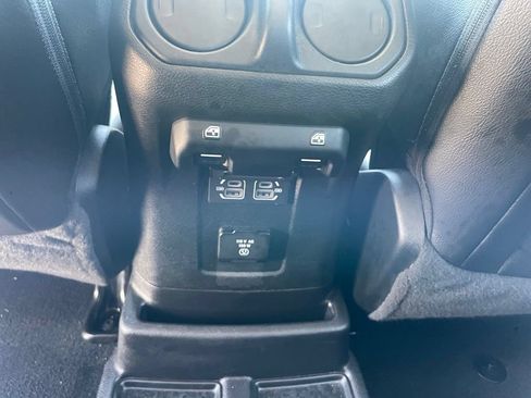 Used 2023 Jeep Wrangler Unlimited Sahara w/ Cold Weather Group AWD/4WD image 13