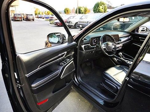 Used 2024 Kia Telluride LX image 37