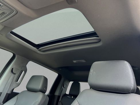 Used 2021 Chevrolet Silverado 1500 LTZ w/ LTZ Premium Texas Edition AWD/4WD image 26