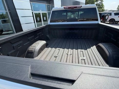 New 2026 GMC Sierra 2500 AT4 w/ AT4 Premium Plus Package AWD/4WD image 7
